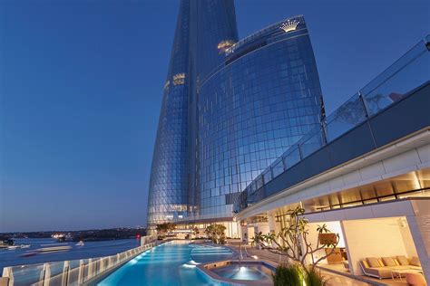 CROWN TOWERS SYDNEY .